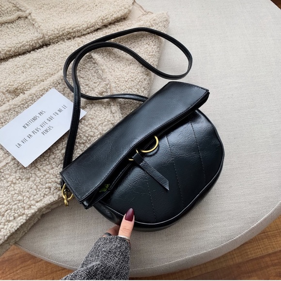 🆕MONTELLA Saddle Crossbody Bag - Picture 4 of 8